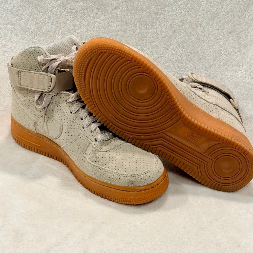 Women’s Vintage 2015 Clean neutral Nike AF1 Suede Highs 🤍 Style Code: 749266-200 - Picture 9 of 11